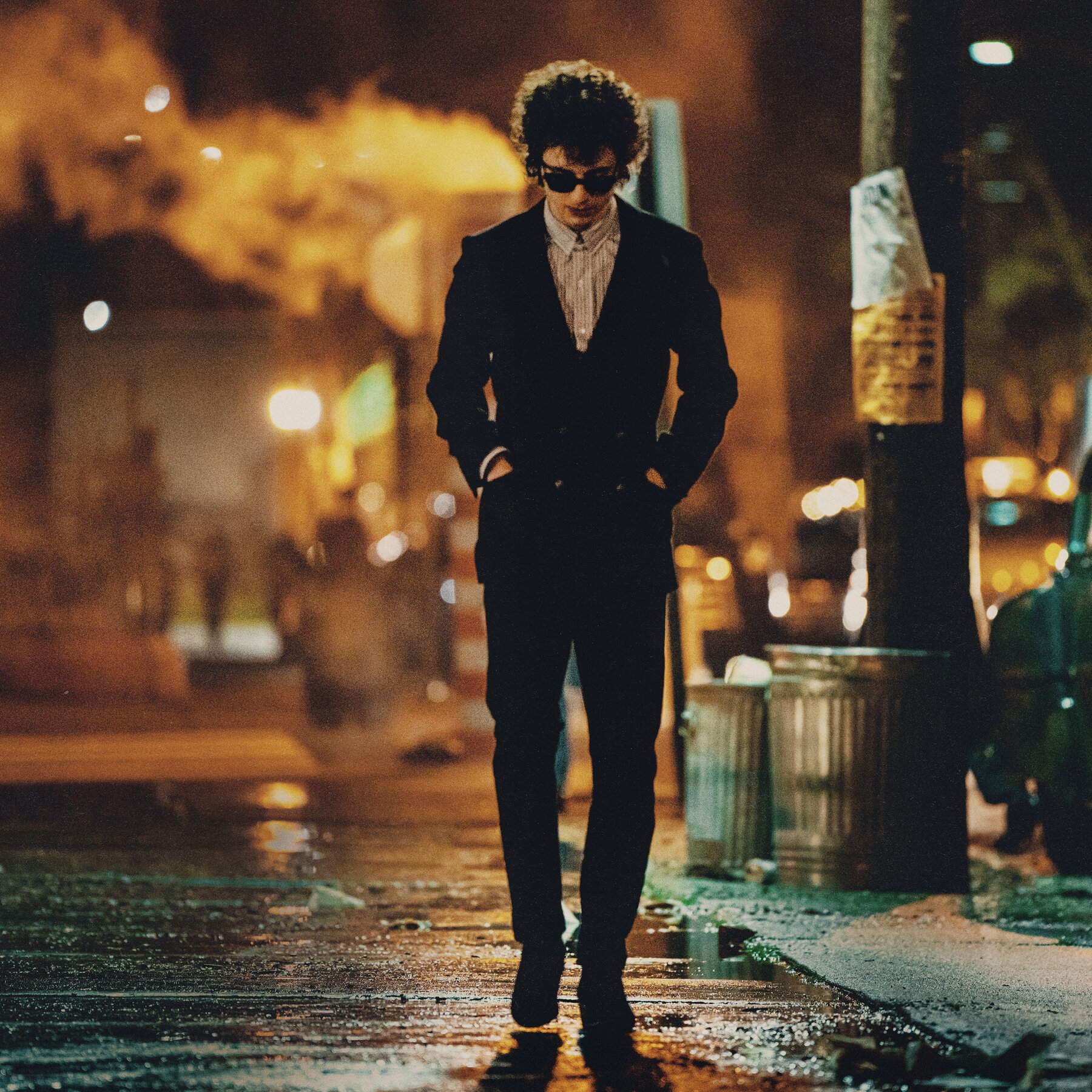 A Complete Unknown Review Timoth e Chalamet Goes Electric The New York Times