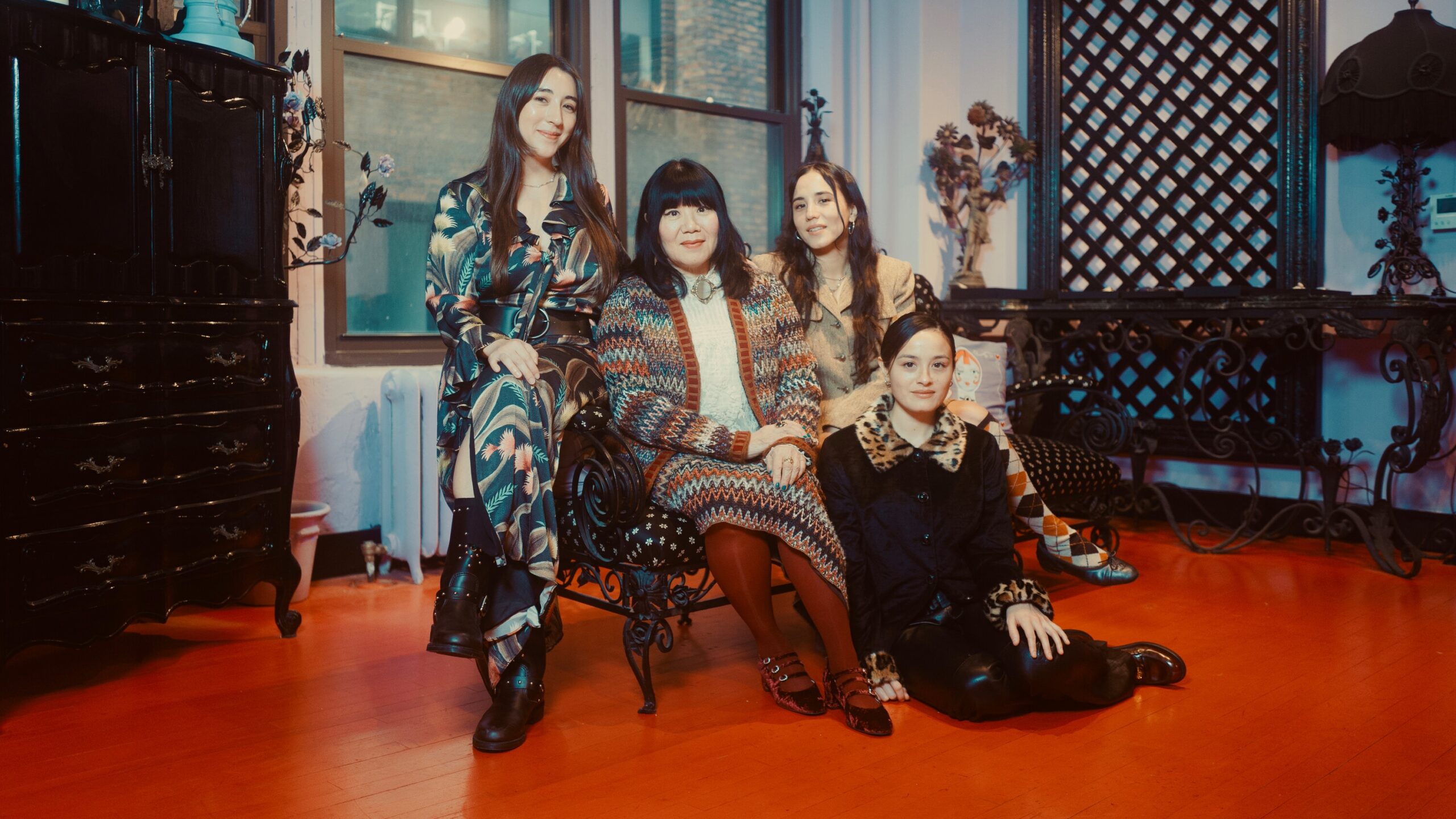 Anna Sui Ushers Her Fashion Label Into The Future With The Help Of Her Three Nieces The New York Times